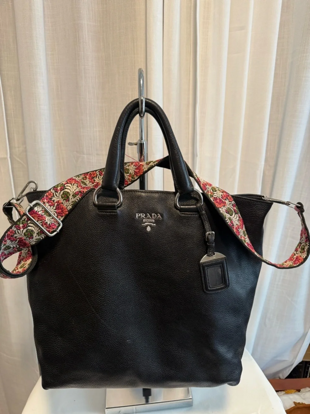 Prada Vittelo‎ Danio convertible tote. Authentic.
